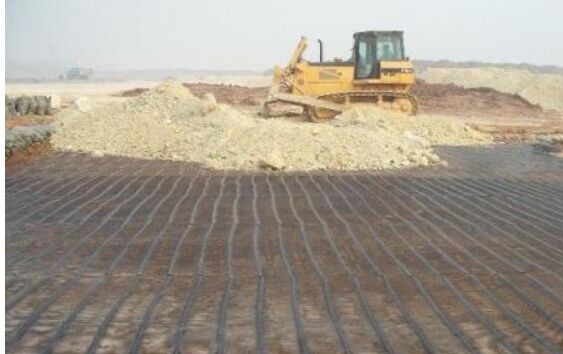 土工格柵安裝現場